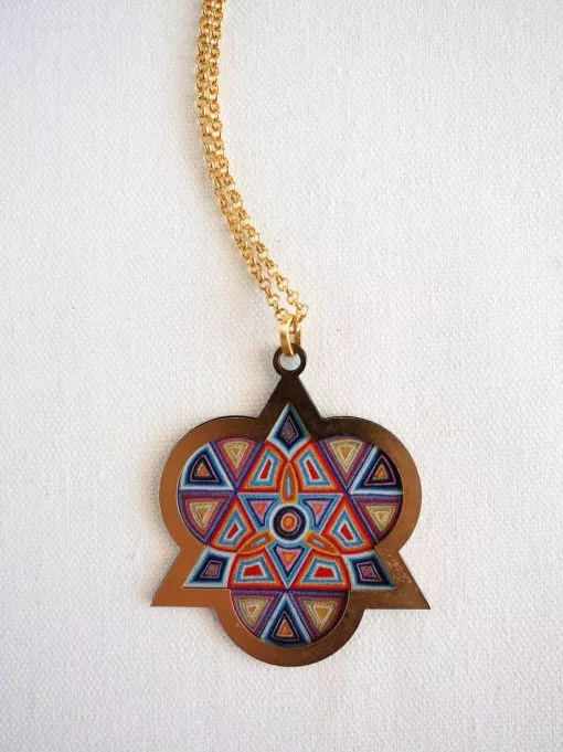 Cosmic color chain