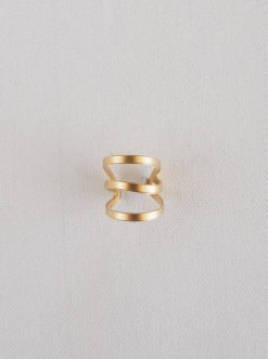 טבעת 3 פסים מודרנית מוזהבת