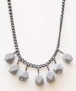 Chain of gray molecules
