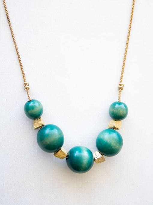 Green touch wood necklace