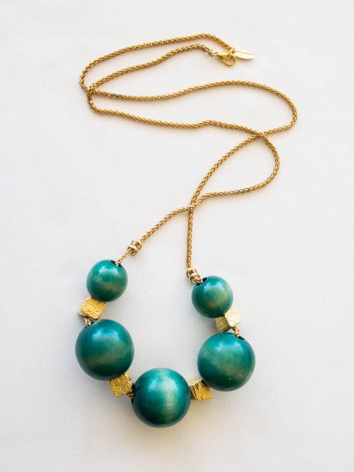 Green touch wood necklace