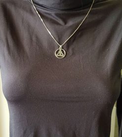 Delicate silver circle "yogi" necklace