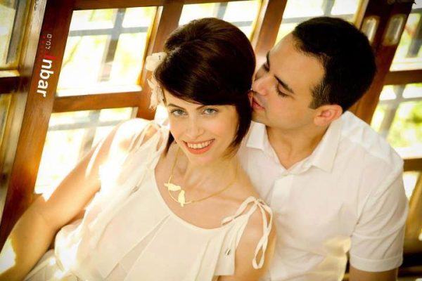 נשים עם תכשיטי נטע ליבנה כלה ביום חתונתה